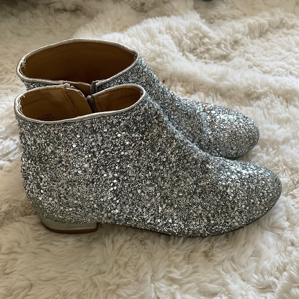 Silver glitter size Y3 bootie. Good to great condition. Maybe worn 10/15 times.